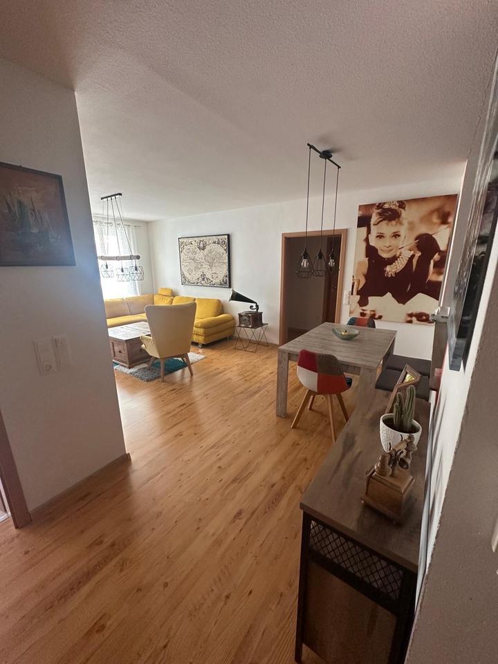 4 Zimmer Wohnung mit Balkon