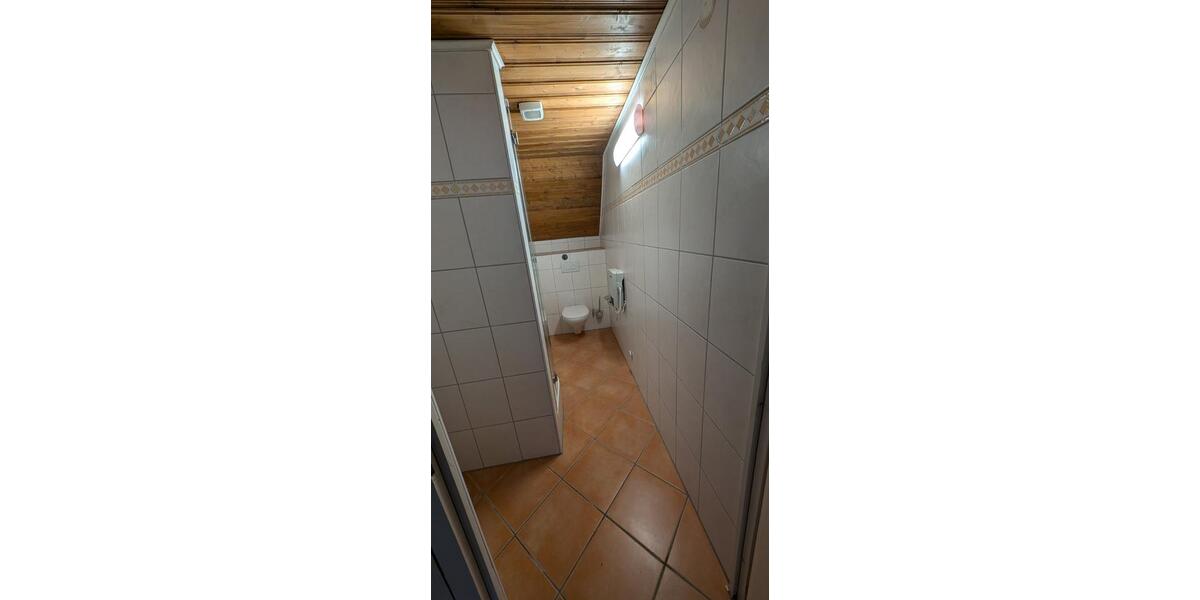 Dachgeschoßwohnung Jesberg - 2.5 Zimmer, 80 m&sup2;, 420&euro; | Angebot:25364398