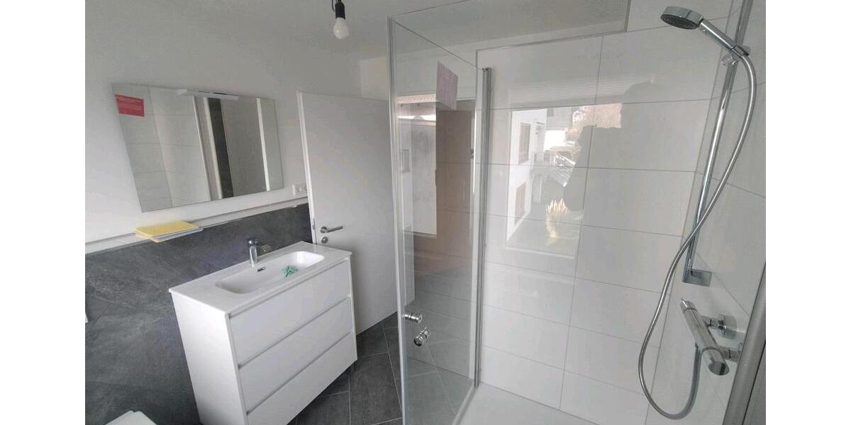 Erdgeschoßwohnung Lohfelden - 3.5 Zimmer, 100 m&sup2;, 1.000&euro; | Angebot:26219990