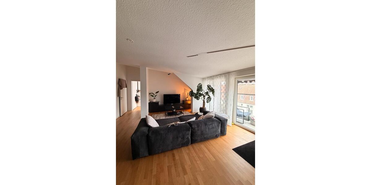 Dachgeschoßwohnung Hannover Vahrenwald-List - 2 Zimmer, 80 m&sup2;, 1.090&euro; | Angebot:26038979