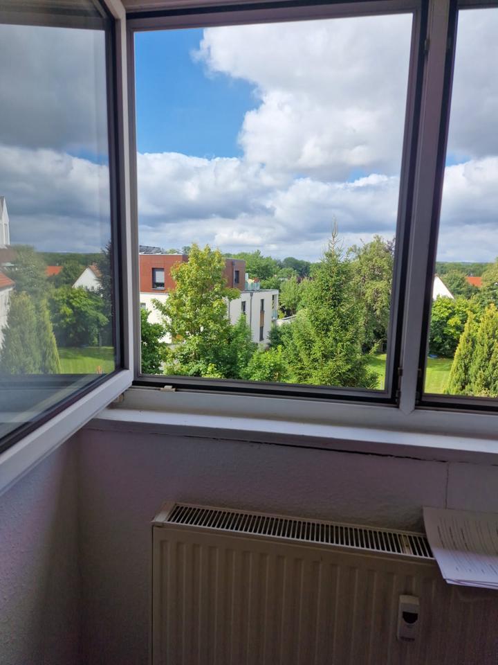 Renovierte Dachgeschoßwohnung in Marienburgerhöhe