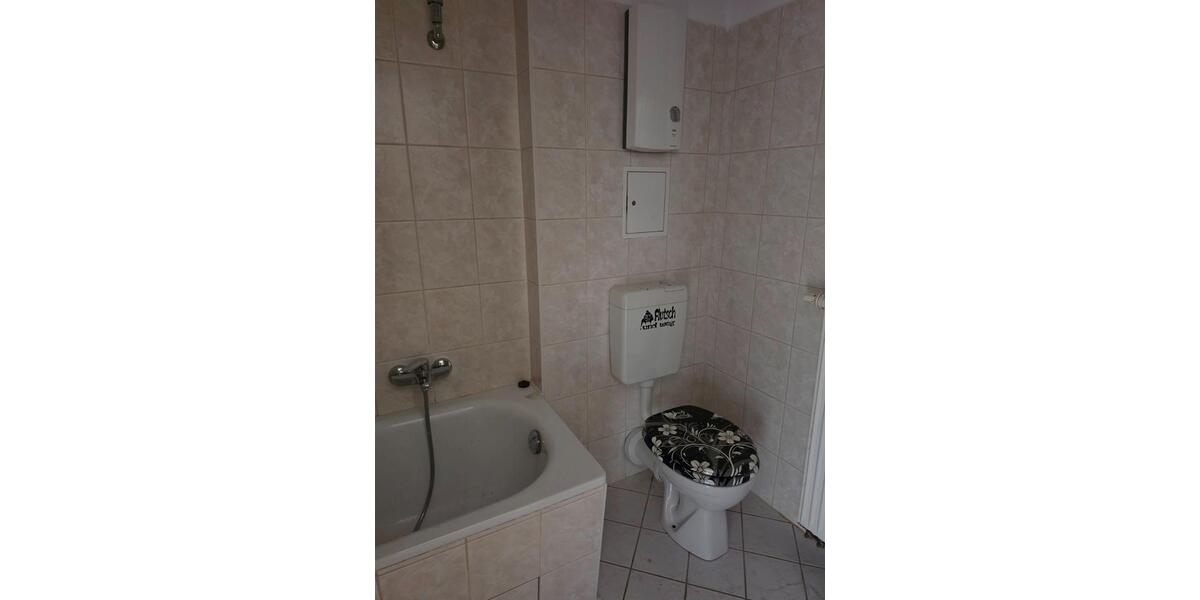 Dachgeschoßwohnung Dessau-Roßlau Roßlau - 2 Zimmer, 42 m&sup2;, 330&euro; | Angebot:26544739