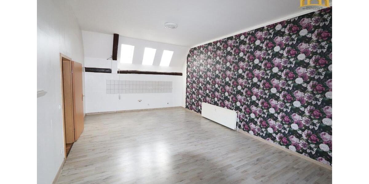 Dachgeschoßwohnung Hettstedt - 4 Zimmer, 87 m&sup2;, 420&euro; | Angebot:25990009