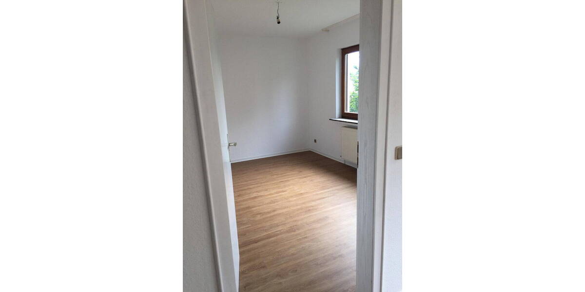 Etagenwohnung Bielefeld Jöllenbeck - 4 Zimmer, 100 m&sup2;, 900&euro; | Angebot:26128045