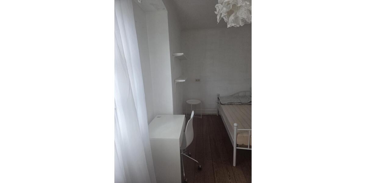 Etagenwohnung Tübingen - 5 Zimmer, 18 m&sup2;, 450&euro; | Angebot:26569618