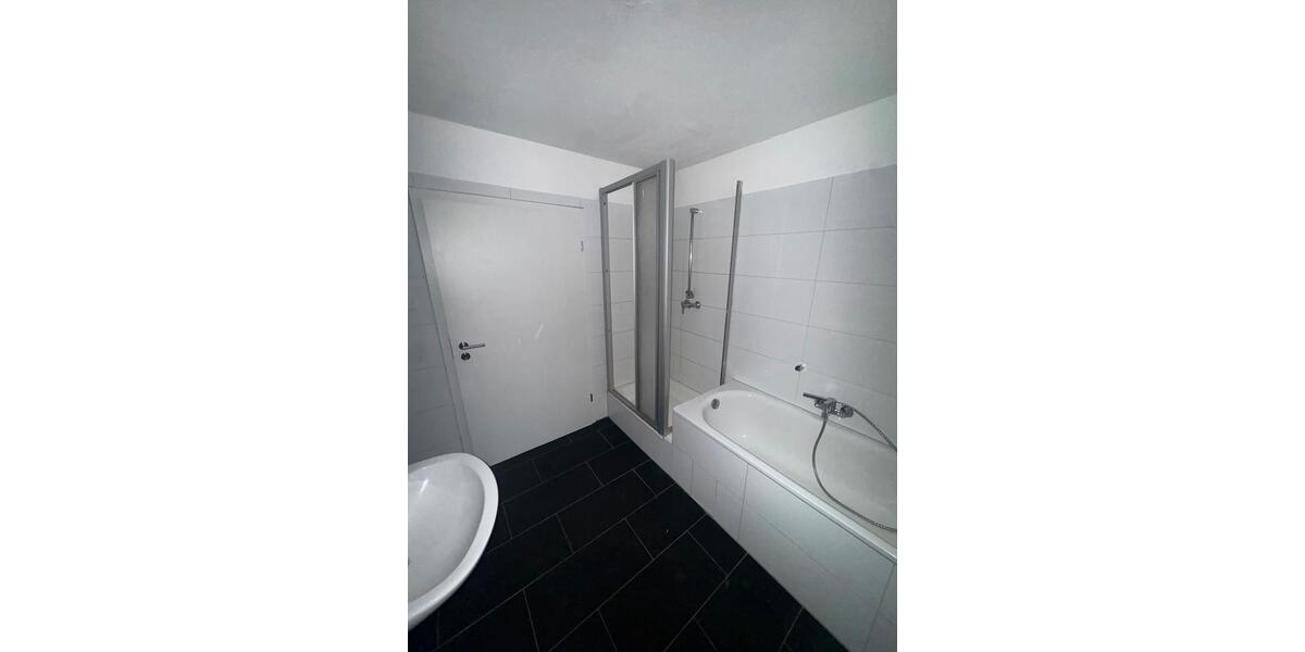 Etagenwohnung Ludwigshafen am Rhein Ludwigshafen-Hemshof - 3 Zimmer, 90 m&sup2;, 1.170&euro; | Angebot:26512345