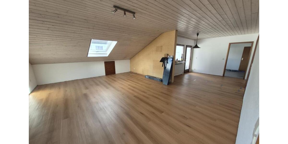 Dachgeschoßwohnung Andechs - 3 Zimmer, 75 m&sup2;, 1.100&euro; | Angebot:26427229