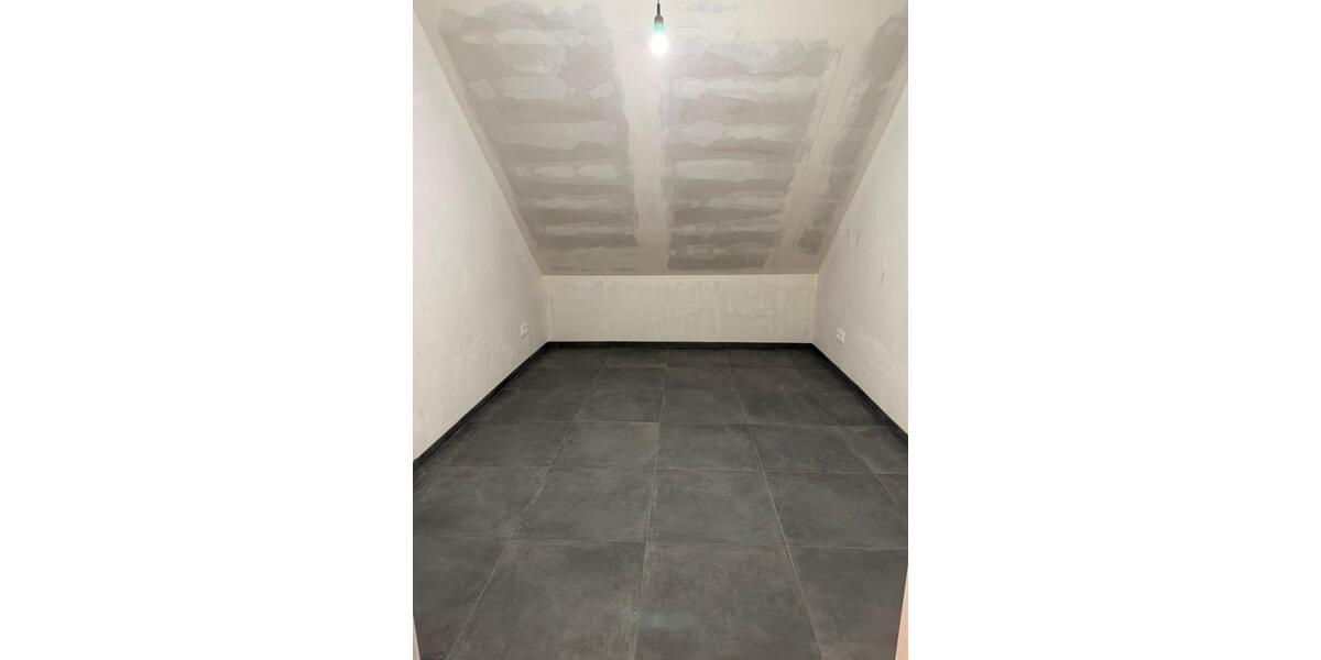 Dachgeschoßwohnung Brachttal - 3 Zimmer, 90 m&sup2;, 630&euro; | Angebot:24893205