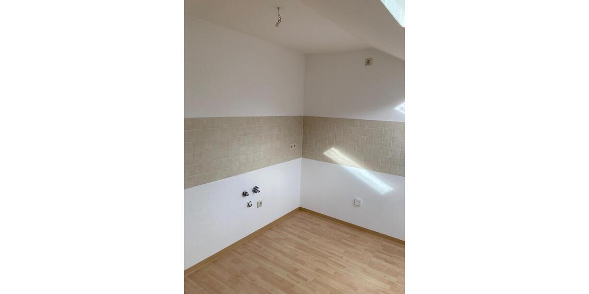 Dachgeschoßwohnung Greiz - 2 Zimmer, 43 m&sup2;, 243&euro; | Angebot:26436910