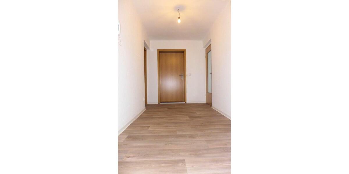 Etagenwohnung Sondershausen - 3 Zimmer, 82 m&sup2;, 396&euro; | Angebot:26283623