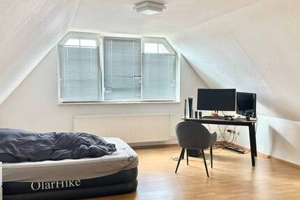 ANFRAGESTOP! 2-Zimmer Dachgeschoßwohnung mit Pantryküche
