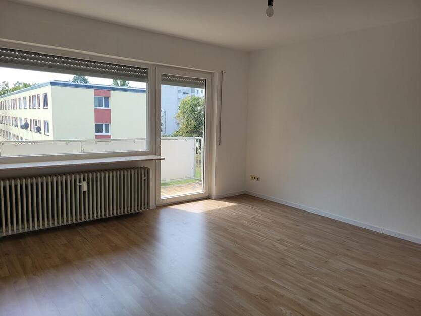 3 Zimmer Wohnung mit Balkon und Garage