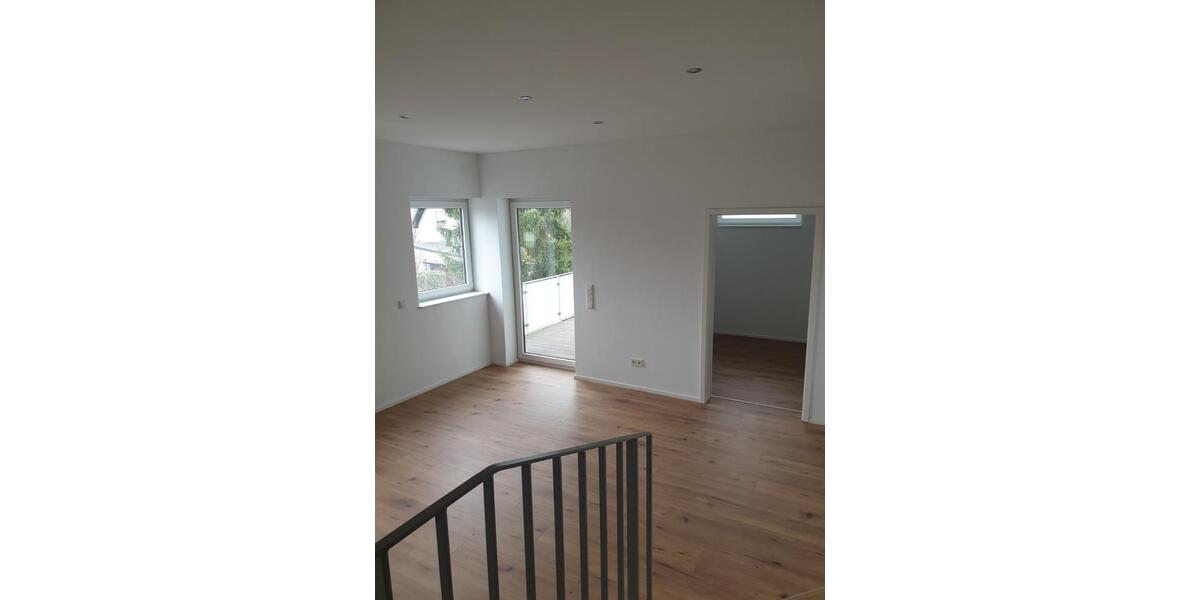 Etagenwohnung Hennef (Sieg) - 4 Zimmer, 99 m&sup2;, 1.170&euro; | Angebot:24947585