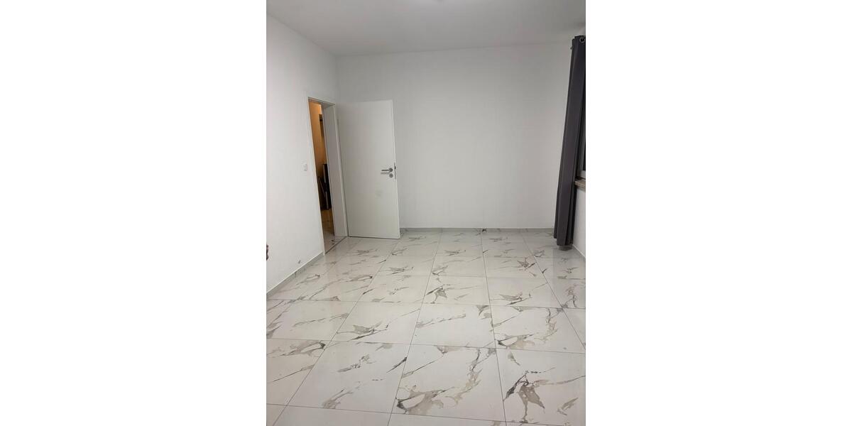 5-Zimmer-Wohnung inkl. Küche, 2 Badezimmer, Terrasse 5 zimmer