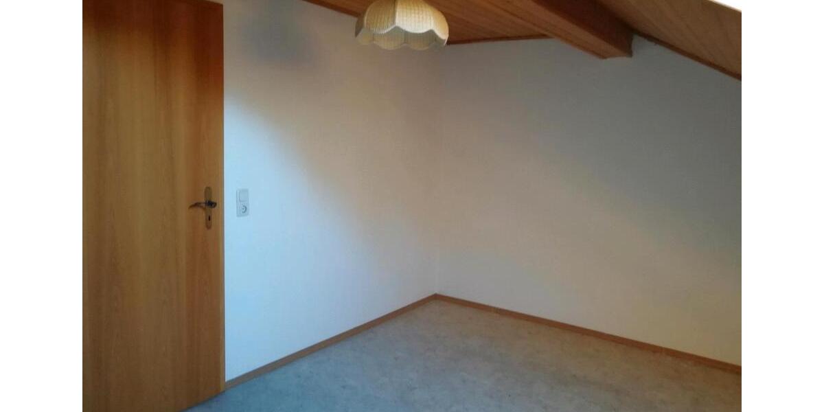 Dachgeschoßwohnung Wegscheid - 3 Zimmer, 680&euro; | Angebot:23511812