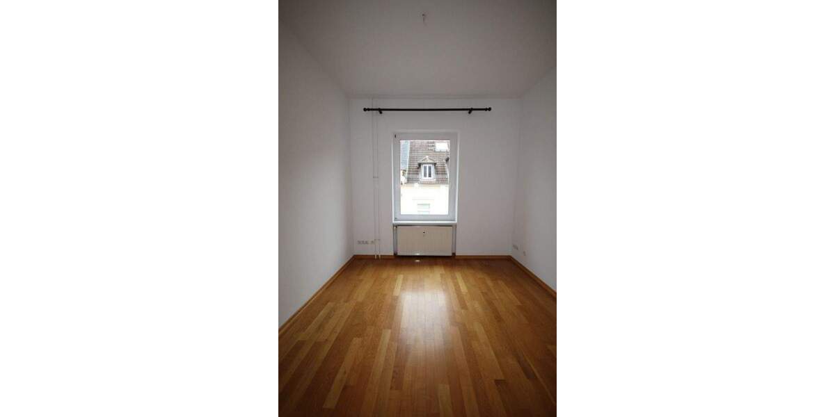 Etagenwohnung Frankfurt am Main Bornheim - 5 Zimmer, 145 m&sup2;, 2.550&euro; | Angebot:25110323