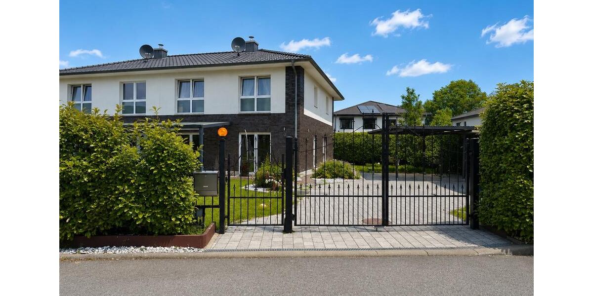 Doppelhaushälfte Quickborn - 4 Zimmer, 150 m&sup2;, 2.400&euro; | Angebot:26612523