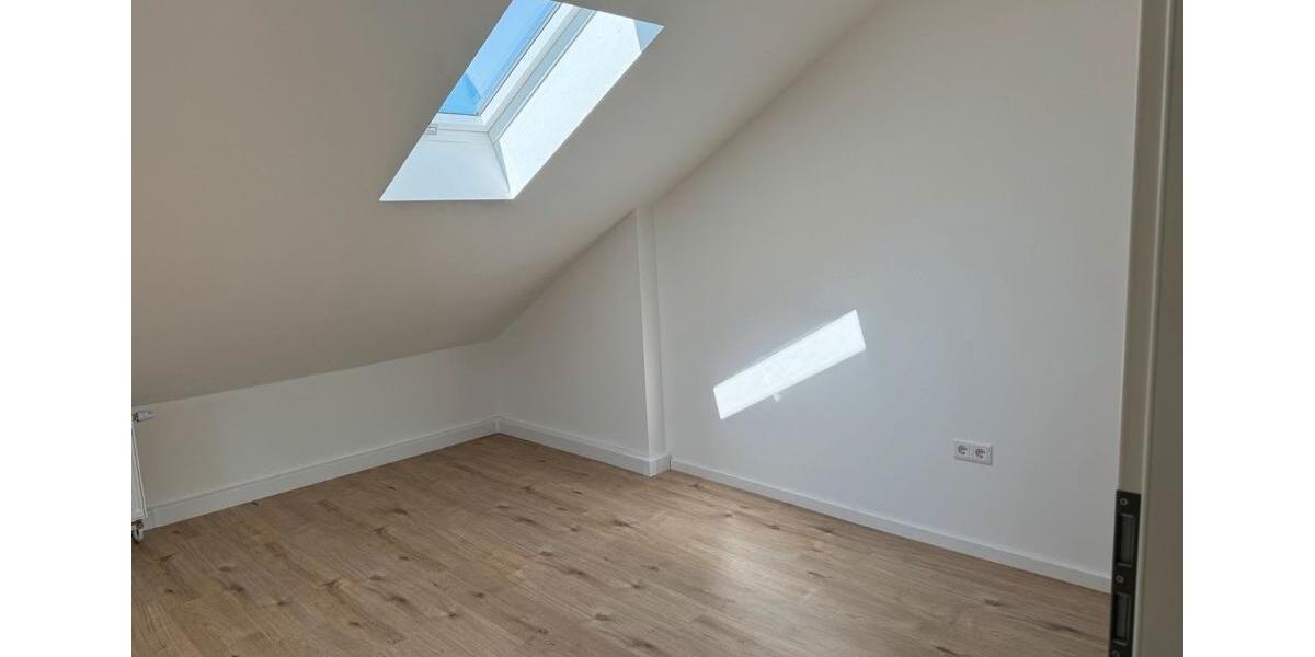 Dachgeschoßwohnung Großmehring - 3 Zimmer, 85 m&sup2;, 900&euro; | Angebot:24827231