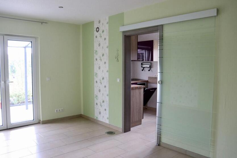 Helle 2-Zimmer-Wohnung mit Terrasse & Parkplatz in Simmertal