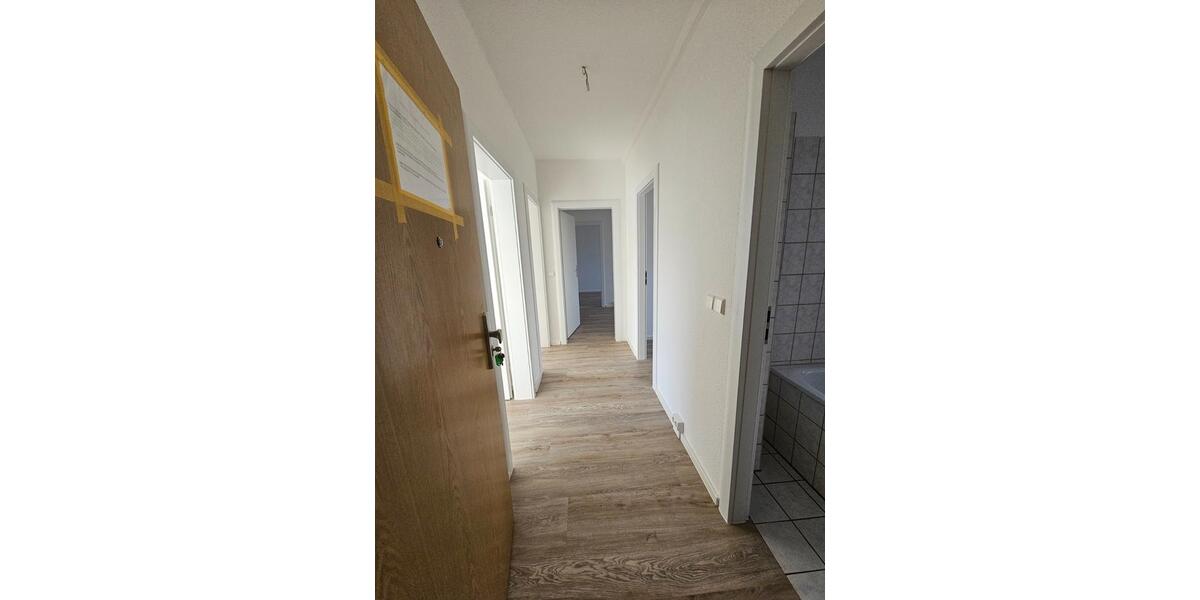 Etagenwohnung Eberswalde - 4 Zimmer, 72 m&sup2;, 680&euro; | Angebot:25855424