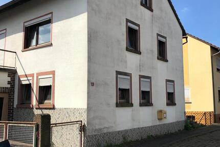 Haus Marktheidenfeld - 7 Zimmer, 170 m&sup2;, 1.000&euro; | Angebot:25143871