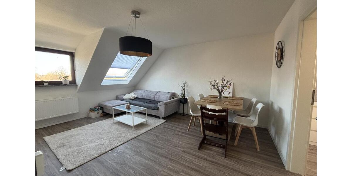 Dachgeschoßwohnung Pleidelsheim - 3 Zimmer, 65 m&sup2;, 910&euro; | Angebot:25418884