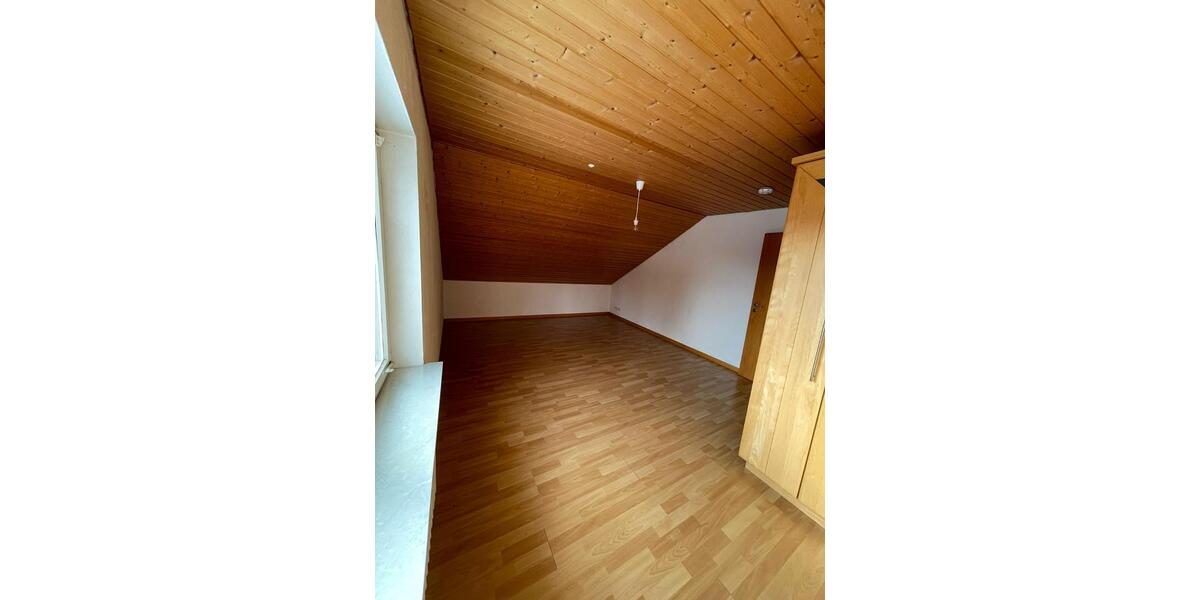Dachgeschoßwohnung Herrischried - 3.5 Zimmer, 112 m&sup2;, 1.022&euro; | Angebot:24676822