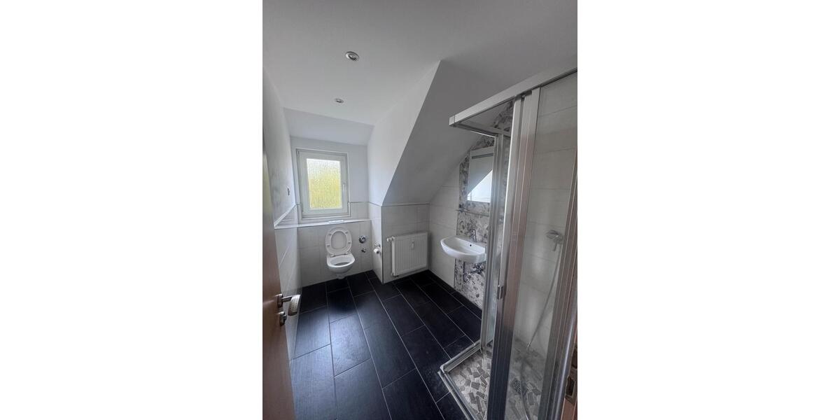 Dachgeschoßwohnung Bad Oeynhausen Rehme - 4 Zimmer, 83 m&sup2;, 800&euro; | Angebot:26336374