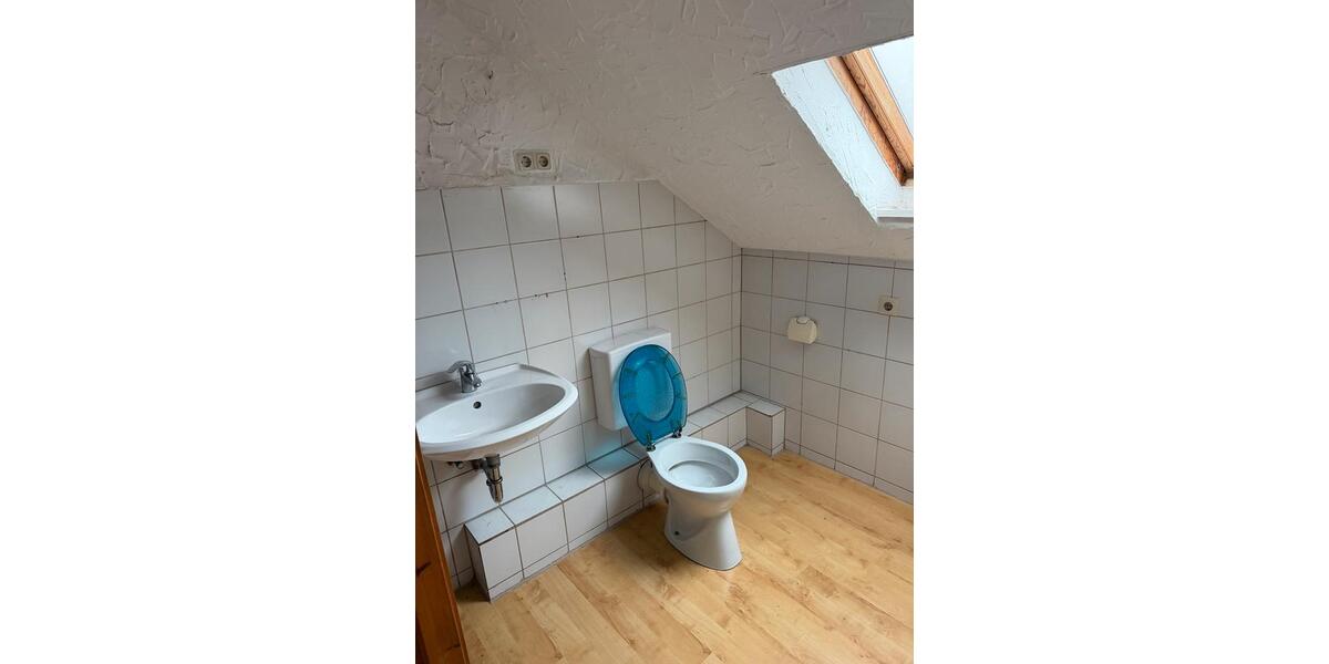Dachgeschoßwohnung Menden (Sauerland) - 2.5 Zimmer, 43 m&sup2;, 350&euro; | Angebot:25171832