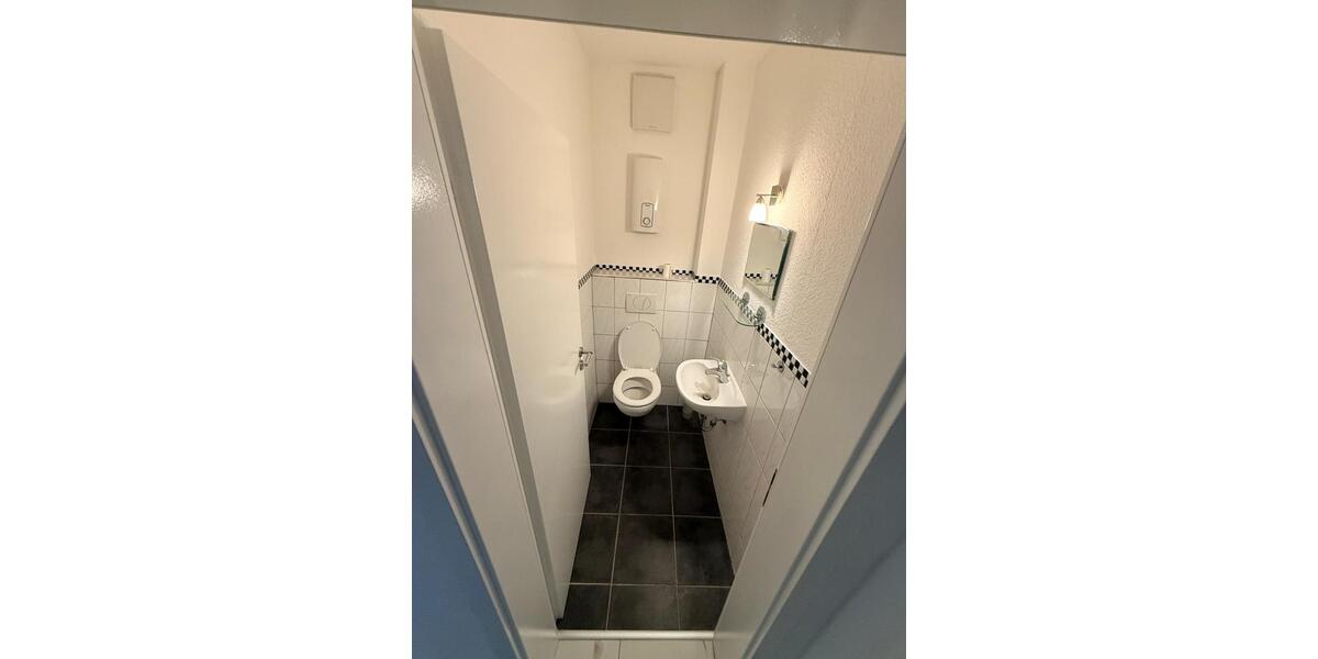 5-Zimmer-Wohnung inkl. Küche, 2 Badezimmer, Terrasse 5 zimmer