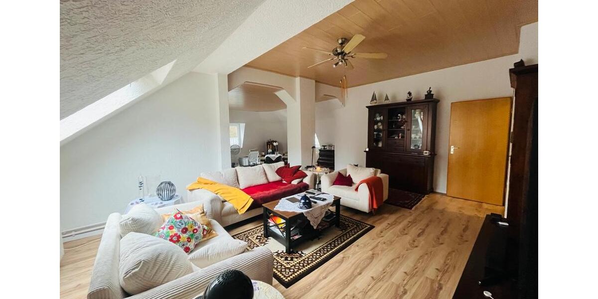 Dachgeschoßwohnung Schalksmühle - 2.5 Zimmer, 90 m&sup2;, 820&euro; | Angebot:25148811