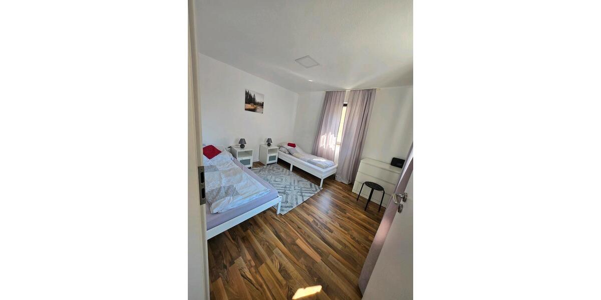 Wohnen auf Zeit Erlensee - 6 Zimmer, 160 m&sup2;, 30&euro; | Angebot:24897396