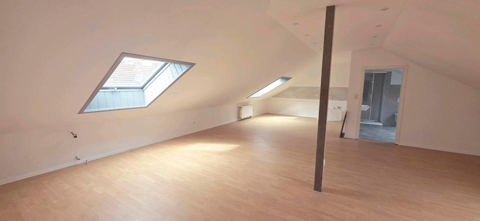 Dachgeschoßwohnung Saarbrücken Dudweiler - 1 Zimmer, 60 m&sup2;, 440&euro; | Angebot:26256159