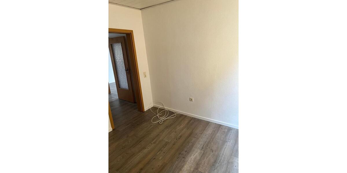 Dachgeschoßwohnung Triptis - 3 Zimmer, 72 m&sup2;, 490&euro; | Angebot:24712626