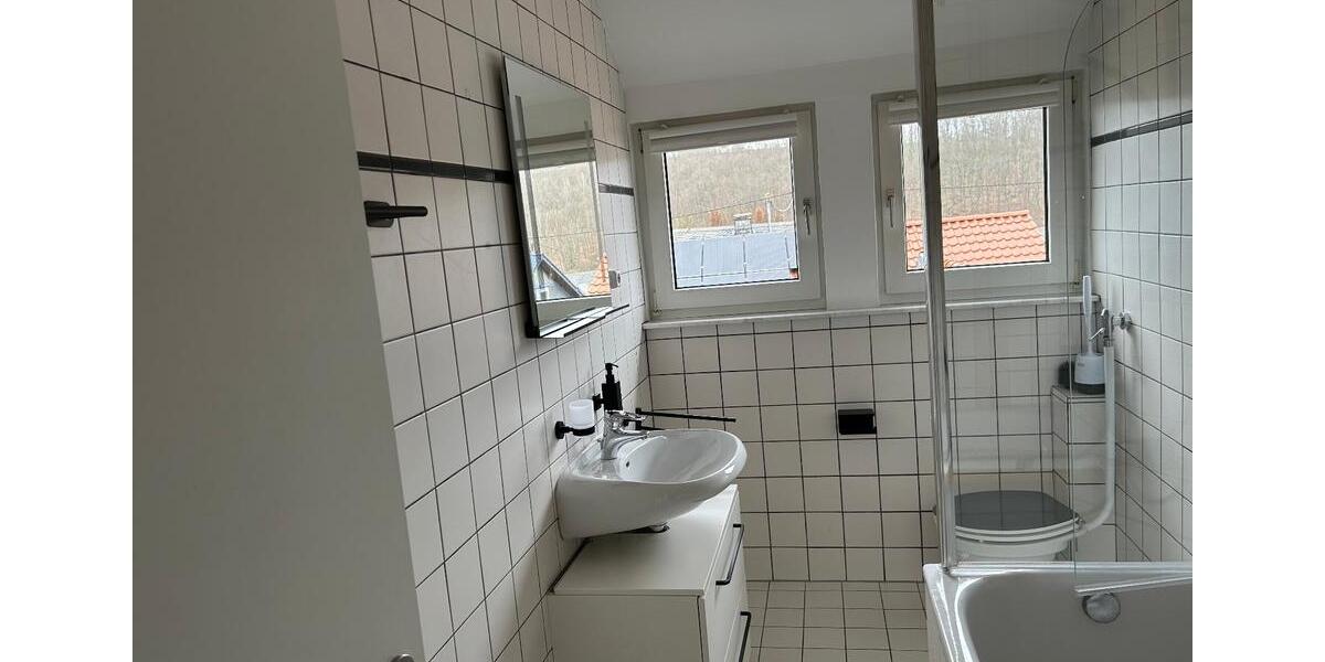 Dachgeschoßwohnung Siegen - 3 Zimmer, 64 m&sup2;, 680&euro; | Angebot:24886251
