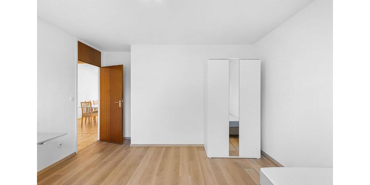 Bright, cozy, partially furnished shared room (17 sqm) 1 zimmer