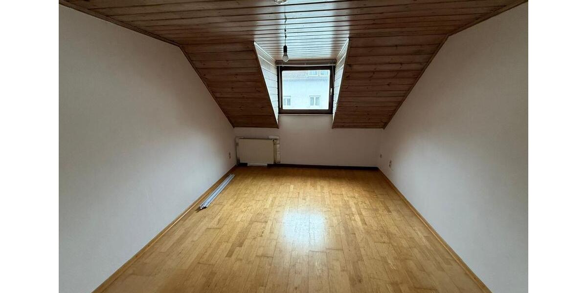 Dachgeschoßwohnung Pforzheim Brötzingen - 3 Zimmer, 71 m&sup2;, 840&euro; | Angebot:24756264