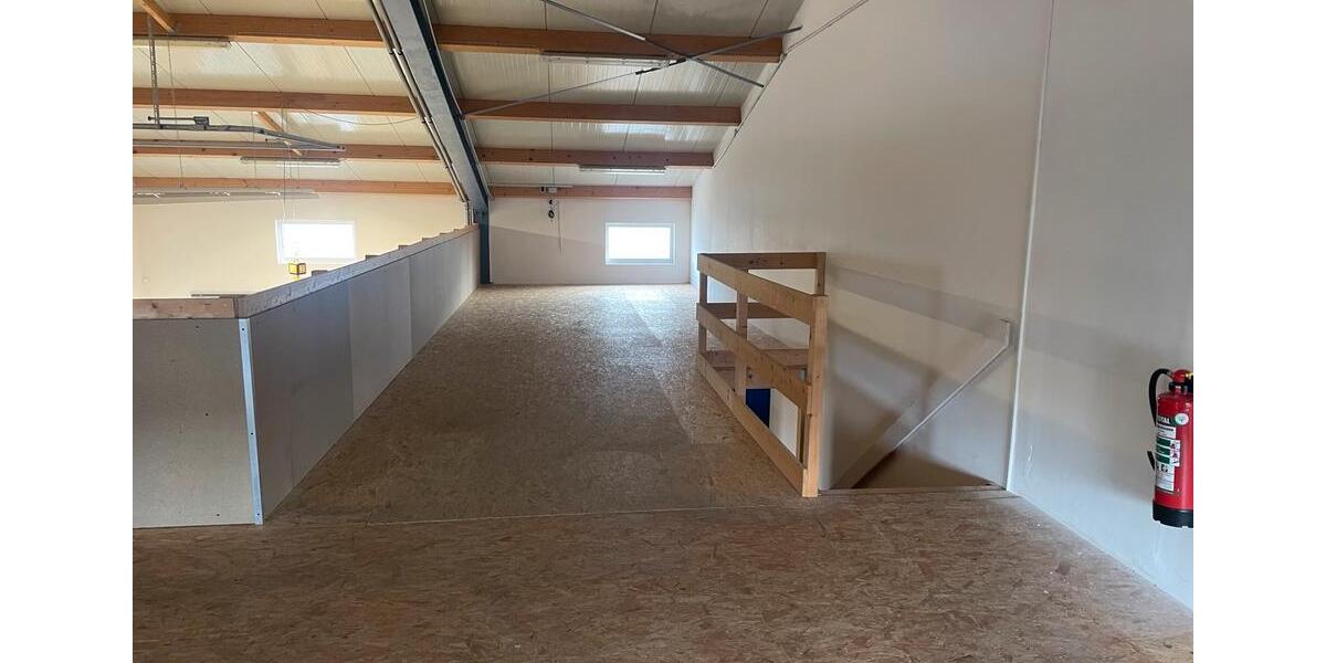 Teil einer Gewerbehalle zu vermieten in Dettenheim Russheim zimmer