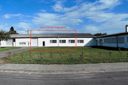 Gewerbehalle | Lagerfläche | Zufahrt mit Rolltor zimmer