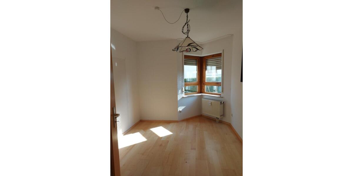 Erdgeschoßwohnung Ebersbach an der Fils - 3 Zimmer, 90 m&sup2;, 1.100&euro; | Angebot:26572385