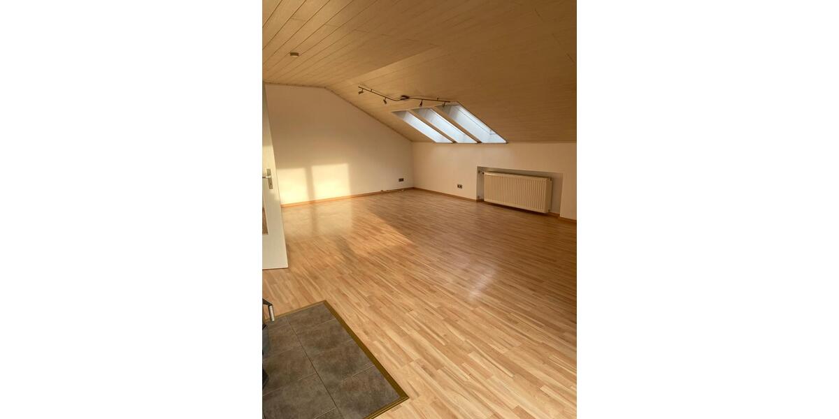 Dachgeschoßwohnung Luhe-Wildenau Wildenau - 3 Zimmer, 109 m&sup2;, 950&euro; | Angebot:25406667