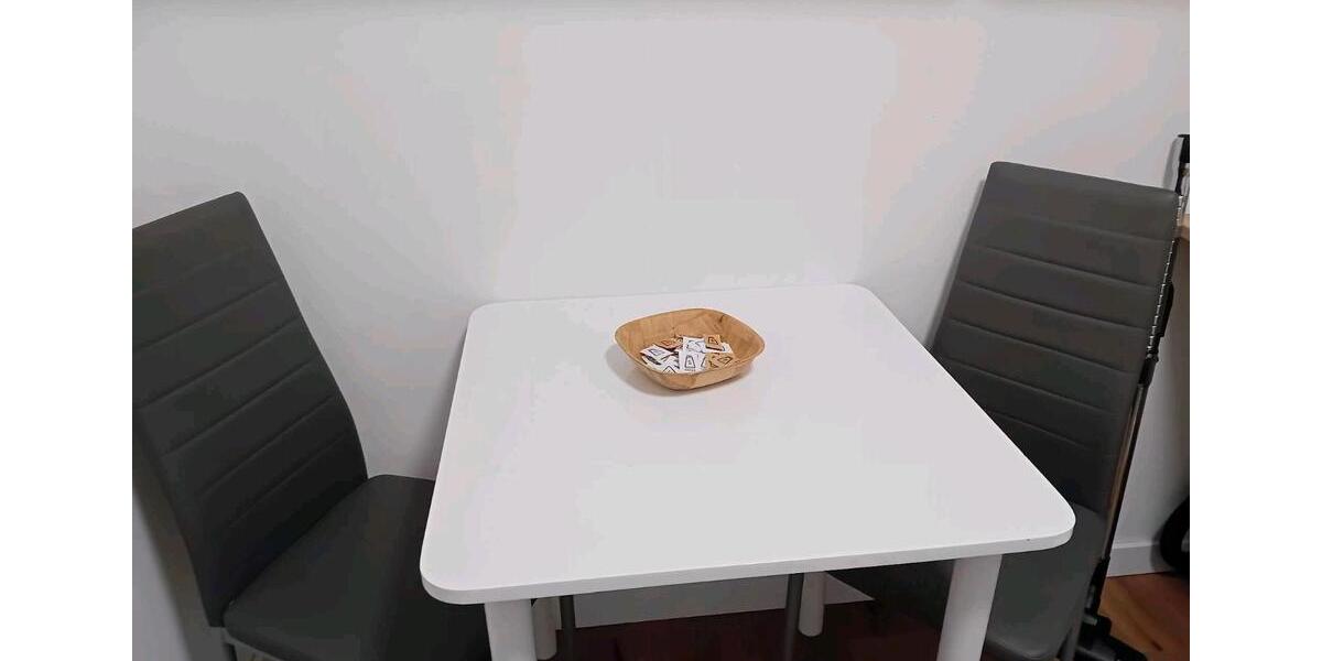 Wohnen auf Zeit Crimmitschau - 3 Zimmer, 100 m&sup2;, 17&euro; | Angebot:24222864