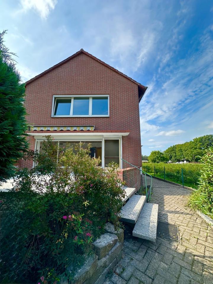 Attraktives Haus in Adelheidsdorf mit großem Garten