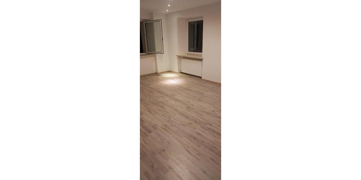 WG oder große Wohnung zu Vermieten 4 zimmer