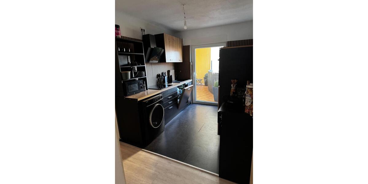 Helle 3-Zimmer-Wohnung mit EBK & Balkon – zentral, nahe Bahnhof 3 zimmer