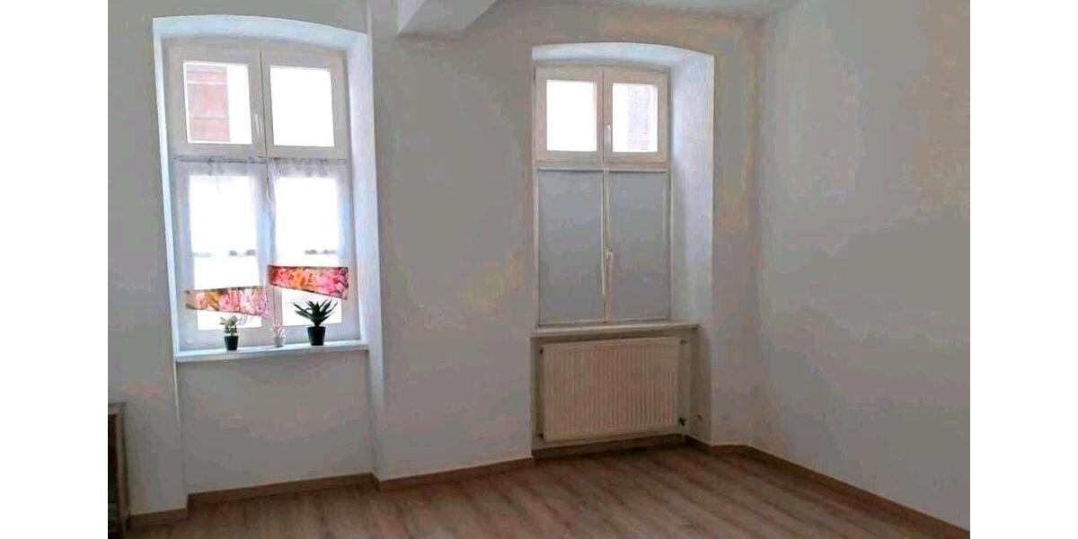 Erdgeschoßwohnung Hildburghausen - 3 Zimmer, 94 m&sup2;, 820&euro; | Angebot:25990379