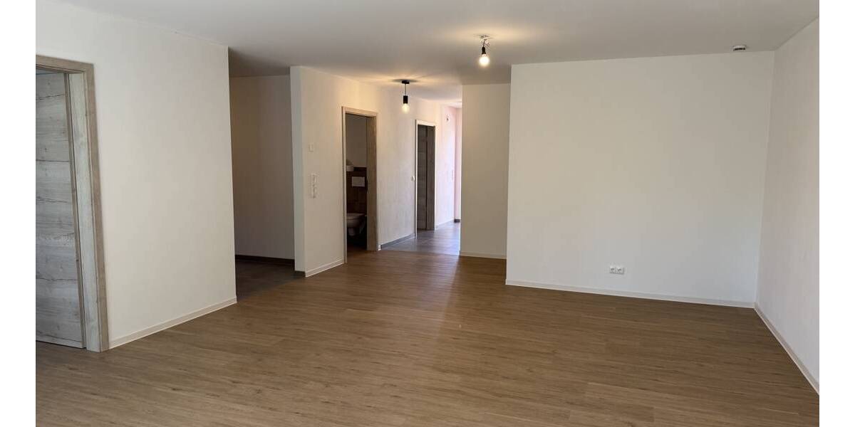 Etagenwohnung Albersdorf - 3 Zimmer, 93 m&sup2;, 1.162&euro; | Angebot:26320397