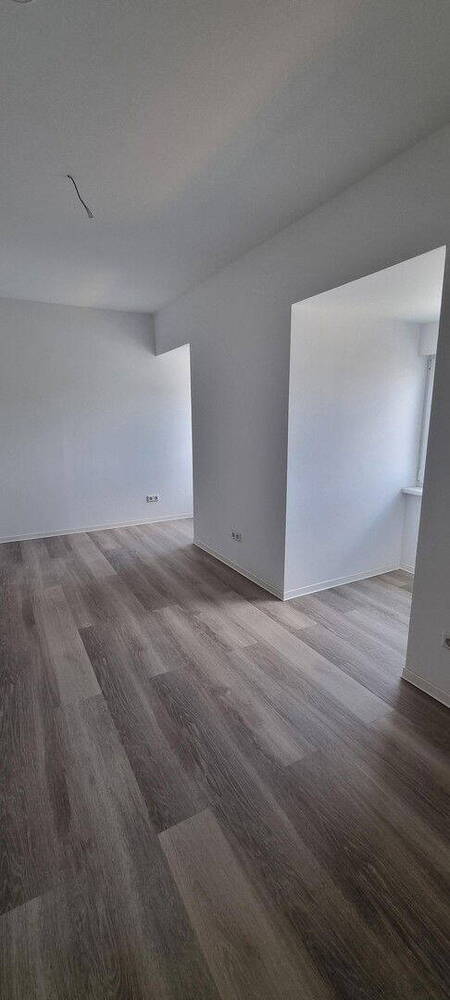 Schöne, helle 4-Zimmer-Wohnung mit Balkon in Magdeburg - 122 m²