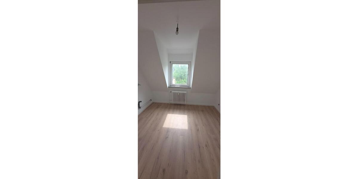 Dachgeschoßwohnung Kreuztal - 2 Zimmer, 40 m&sup2;, 390&euro; | Angebot:26638419