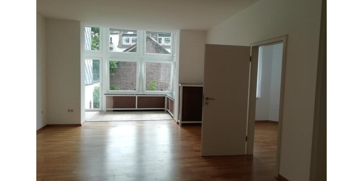 Hochparterre Aachen Aachen-Mitte - 2 Zimmer, 62 m&sup2;, 650&euro; | Angebot:26700828